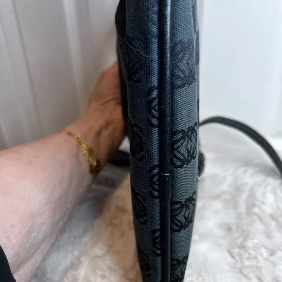 LOEWE ANAGRAM CROSSBODY BLACK/GREY BAG - Picture 7 of 15